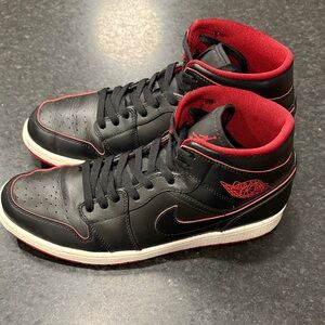 Nike Jordan 1 Retro Mid